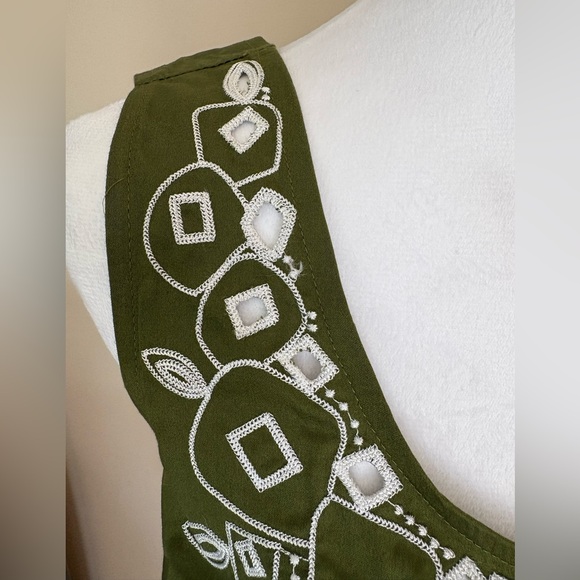 🎾Loft Sleeveless Blouse - Picture 4 of 11